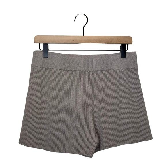 Abercrombie & Fitch Women's Grey Shorts Size M – Stylish and Comfortable - Picture 2 of 5